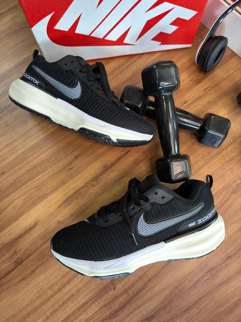 TÊNIS ZOOM X INVINCIBLE RUN 3