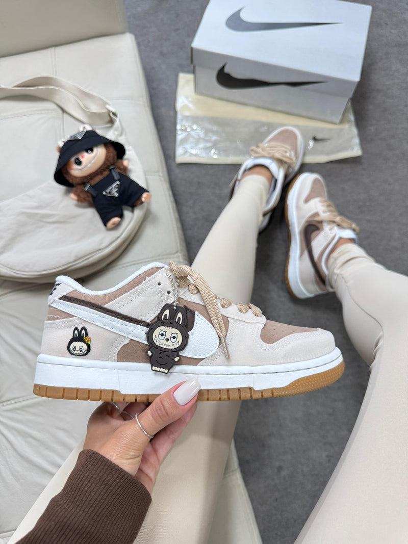TÊNIS DUNK LOW labubu
