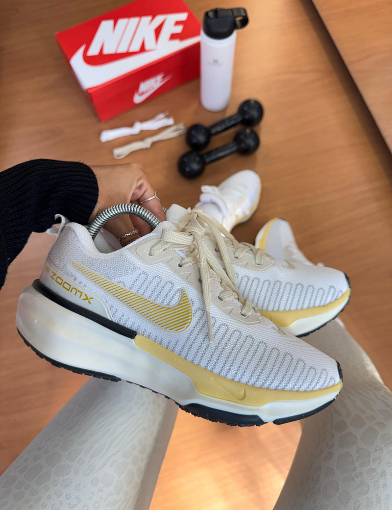 TÊNIS ZOOM X INVINCIBLE RUN 3
