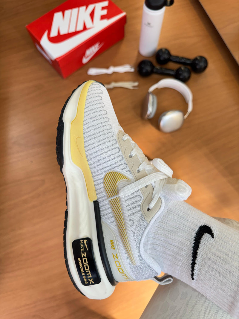 TÊNIS ZOOM X INVINCIBLE RUN 3