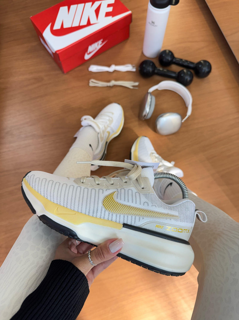 TÊNIS ZOOM X INVINCIBLE RUN 3