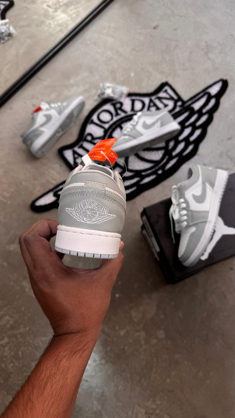 TÊNIS Jordan Low cinza
